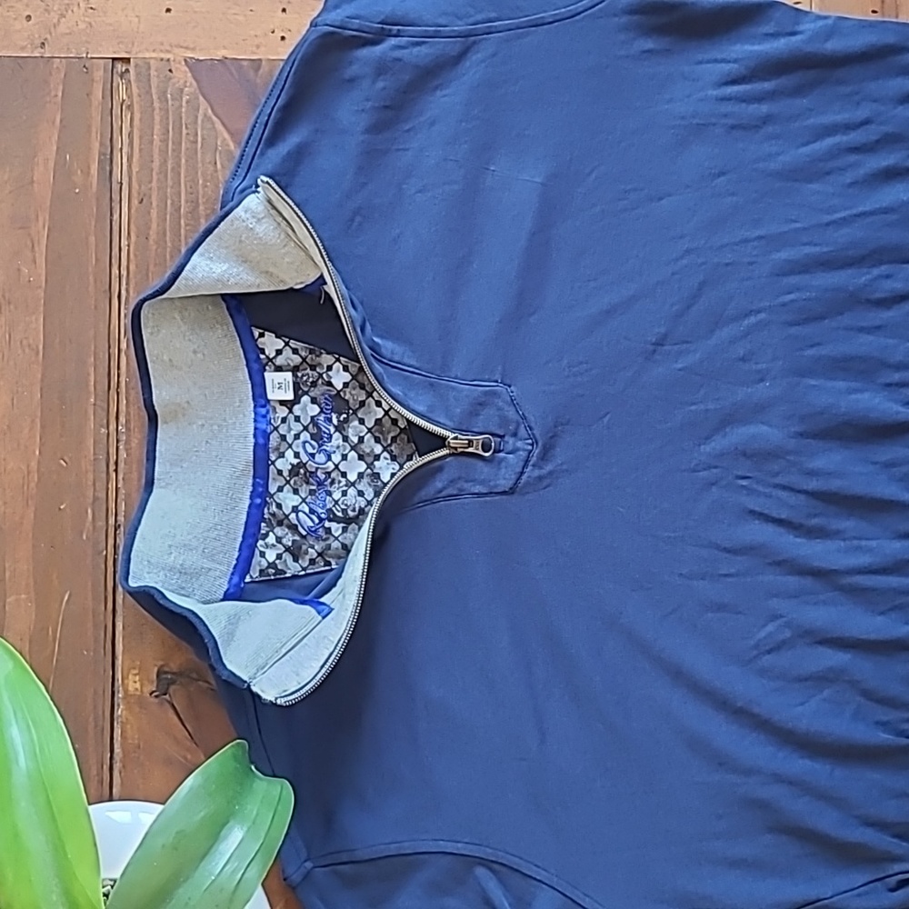 BNWoT Robert Graham Pullover M